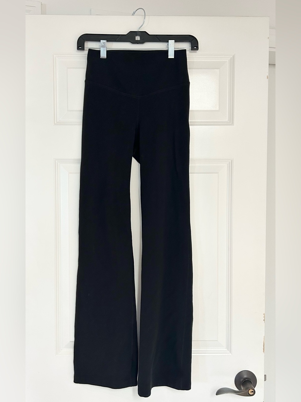 Old Navy Active Black High-Waisted Bootcut Leggings - Picture 1 of 4